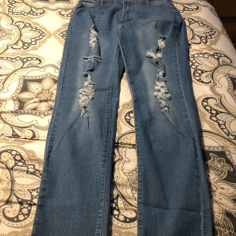 Distressed Blue Jeans 👖